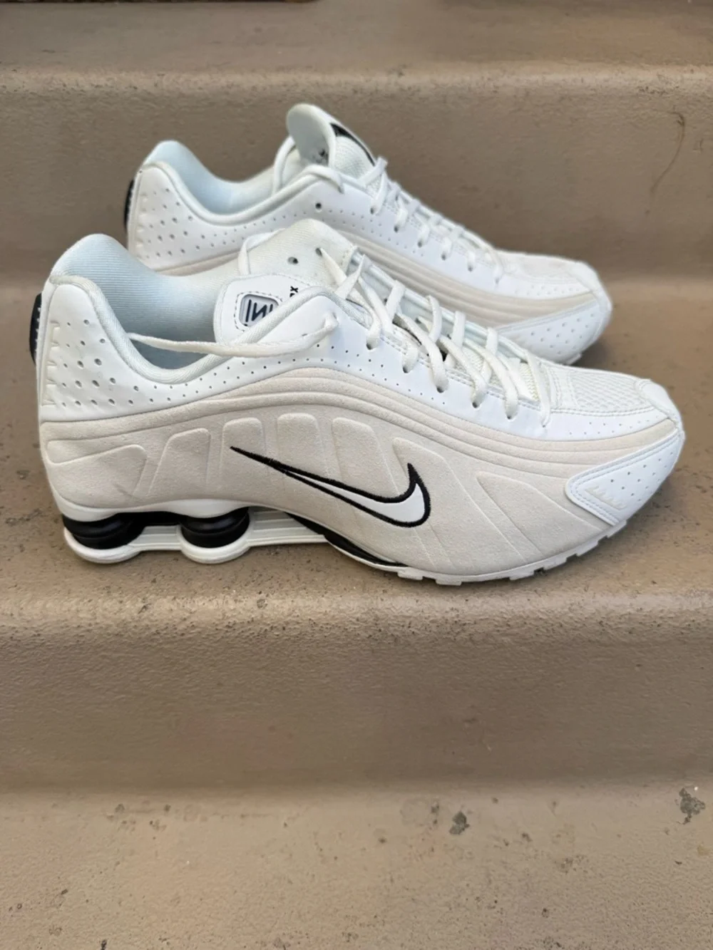 Nike Shox R4 Sneaker Women’s